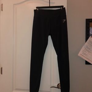 Gym shark leggings